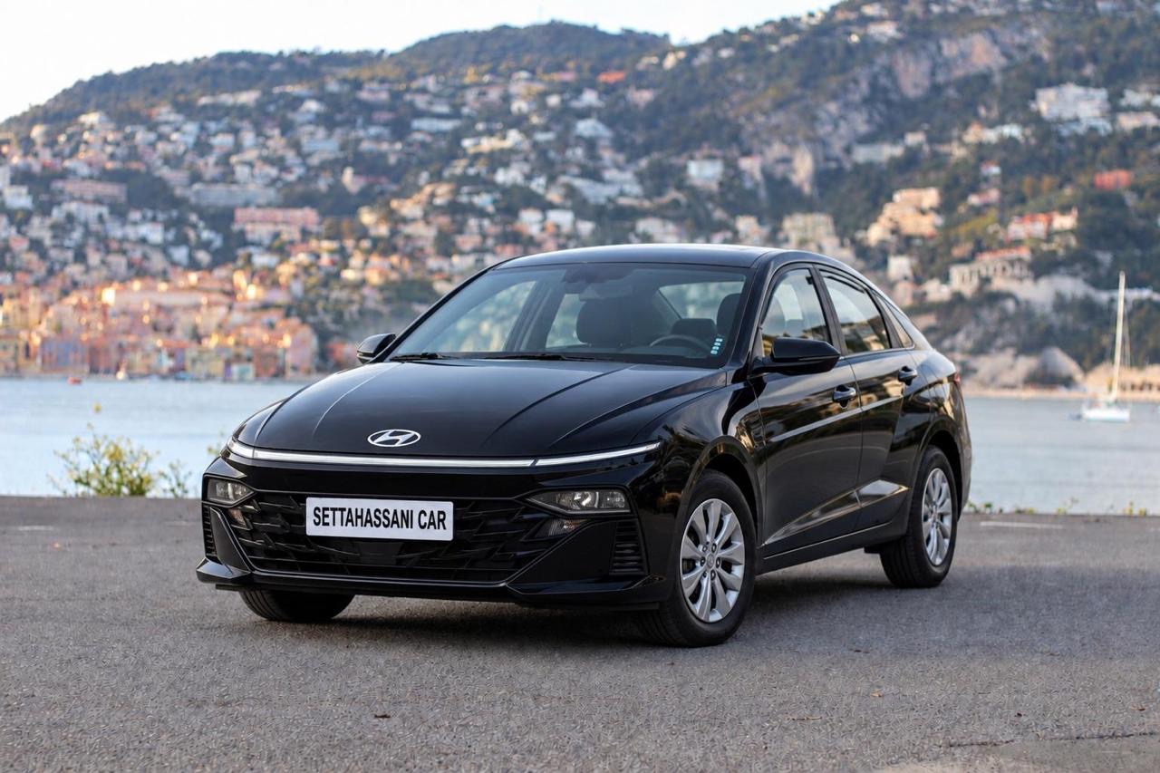 Hyundai Accent - exterior view 3