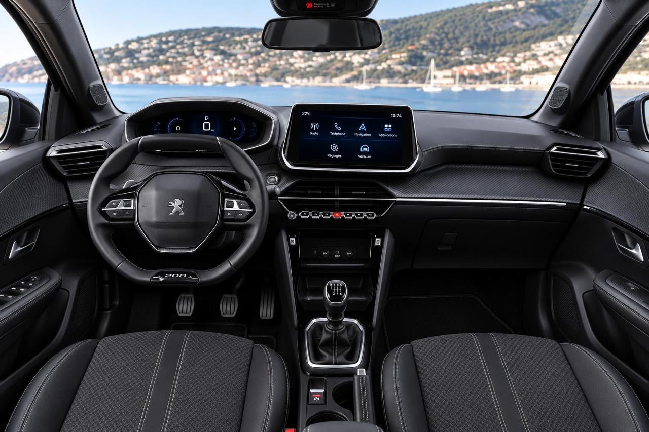 Peugeot 208 - exterior view 3