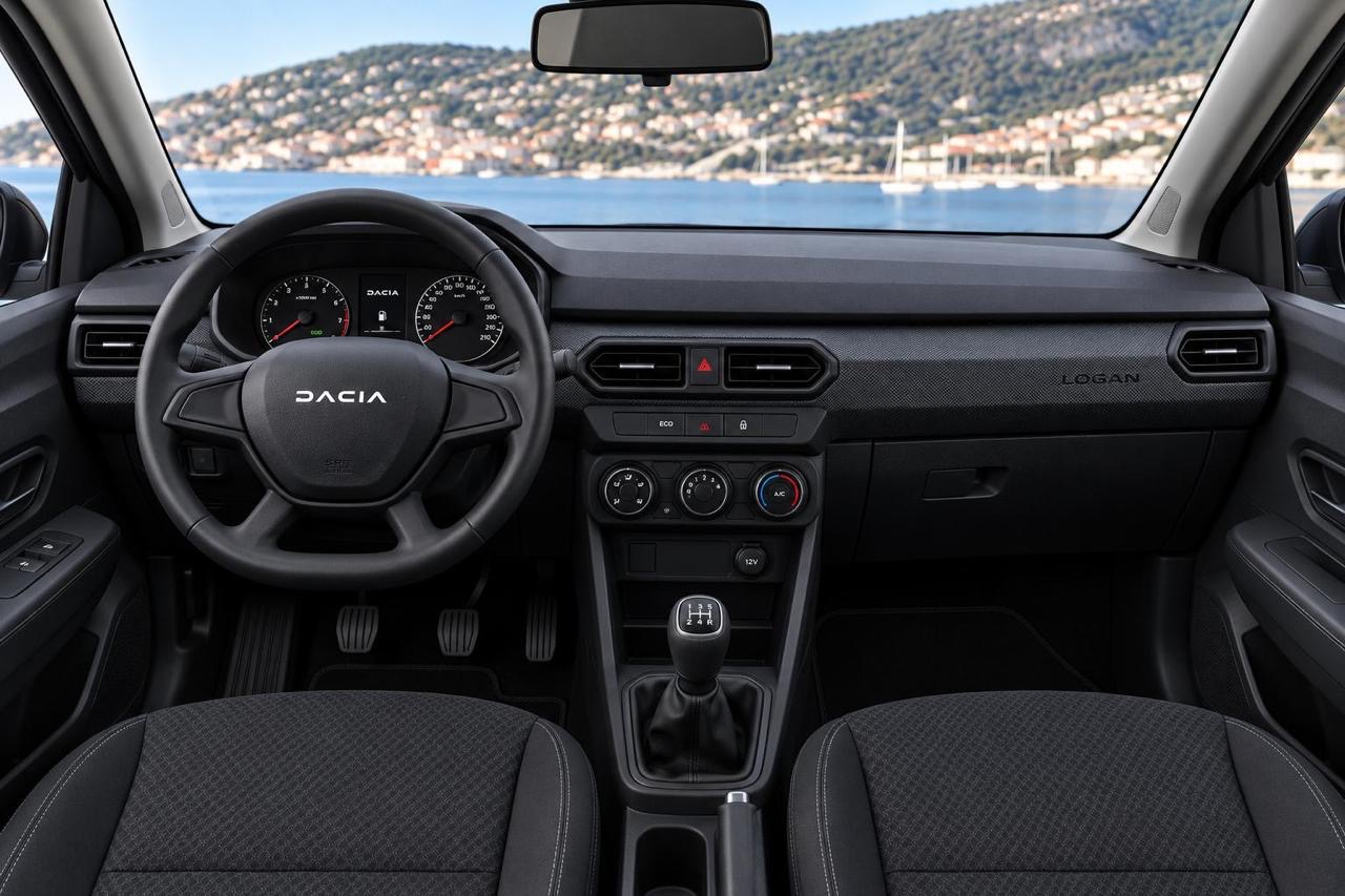 Dacia Logan - exterior view 1